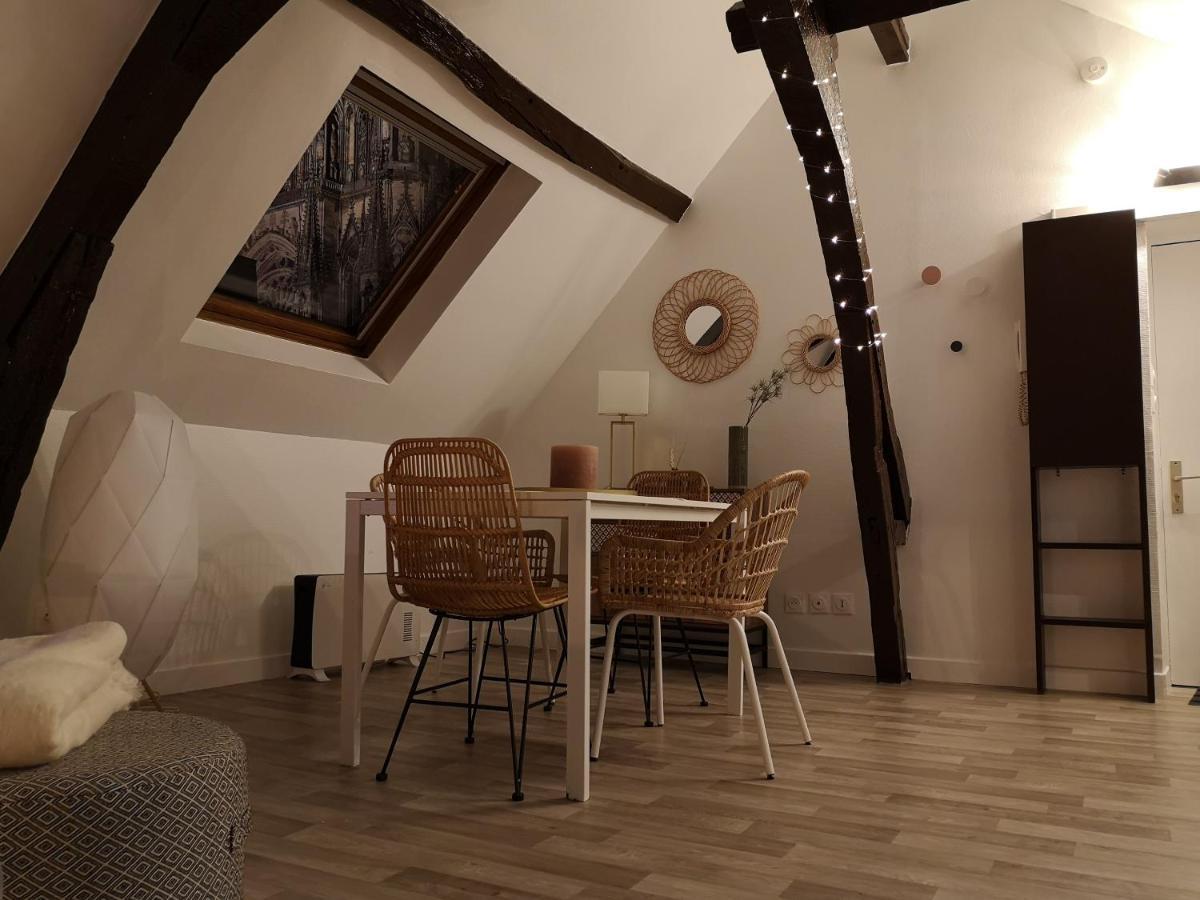 Logement Cosy Renove Au Pied De La Cathedrale Avec Climatisation Reims Exterior photo